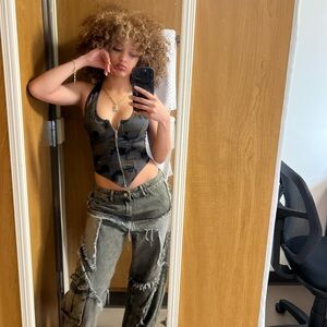 Meet your Posher, Yh madelyn